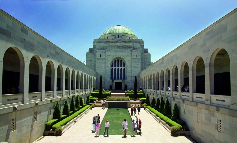 Canberra Day Tour from Sydney