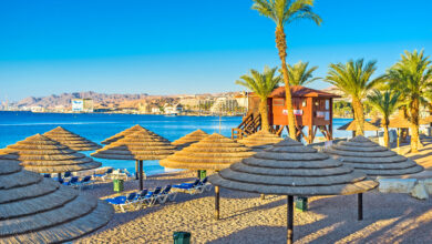 Aqaba Travel Experiences: Central beach early in the morning, Eilat, Israel.