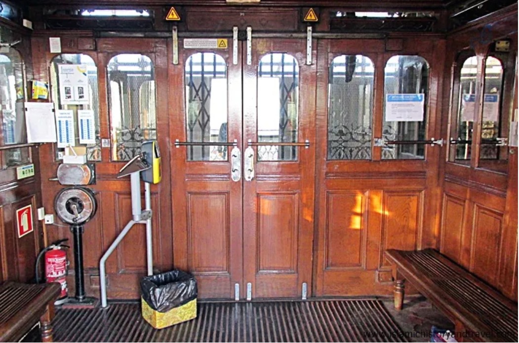 Santa Justa Lift - Inside the Passenger Compartment 