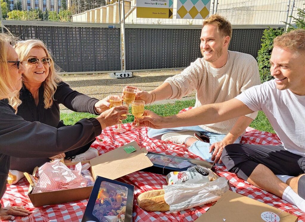 Exclusive Gourmet Picnic Experience at the Eiffel Tower