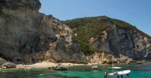 From Rome: Ponza Island Day Trip with Boat Excursion