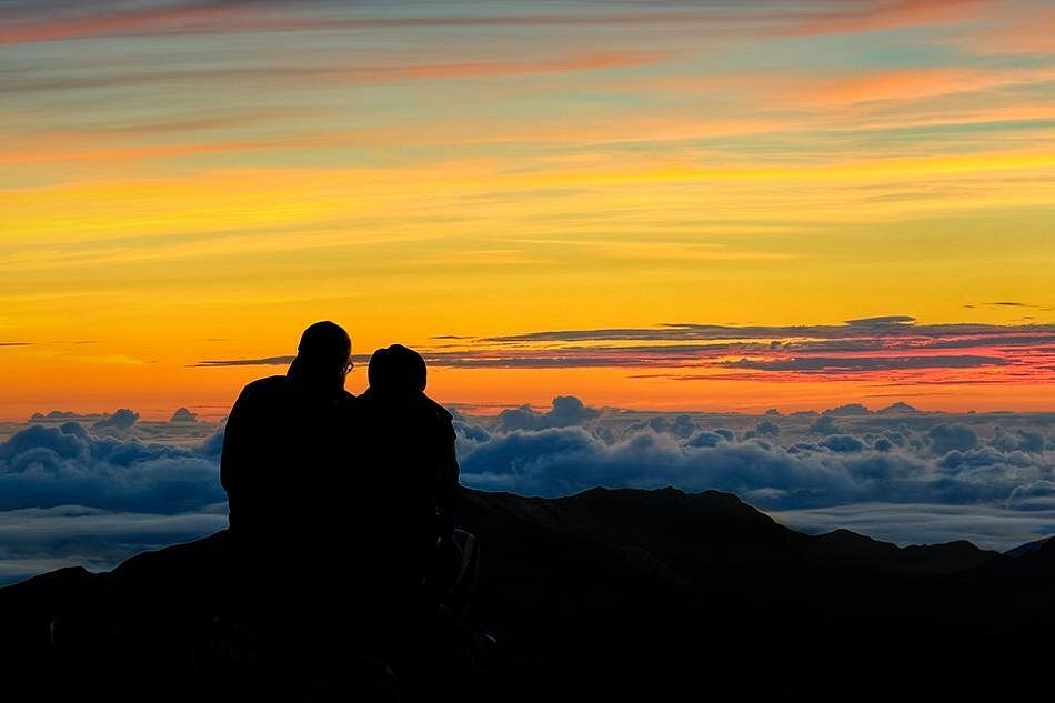 Haleakala Sunrise Tour with Breakfast and West Side Pickup