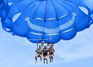 Parasailing in Waikiki Hawaii