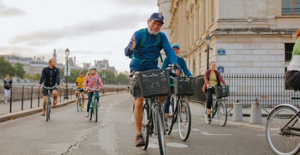 Paris: Guided Bike Tour Like a Local