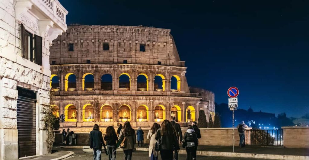 Rome: City Highlights Moonlight Walking Tour