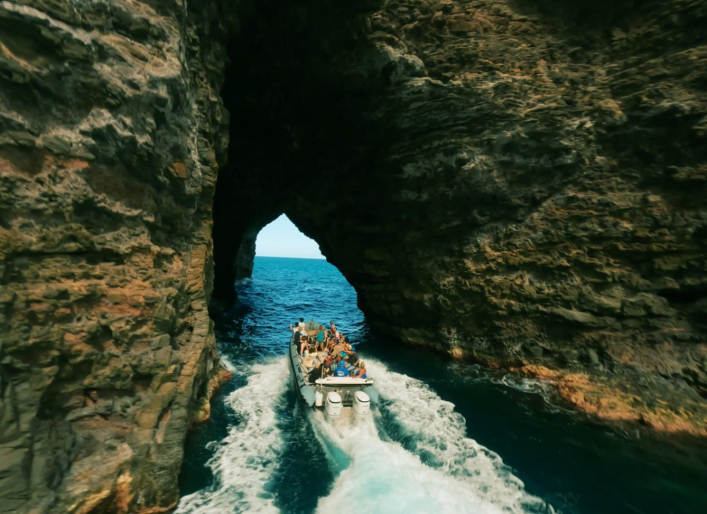 Nā Pali Coast Zodiac Raft Expedition and Snorkeling on Kauai