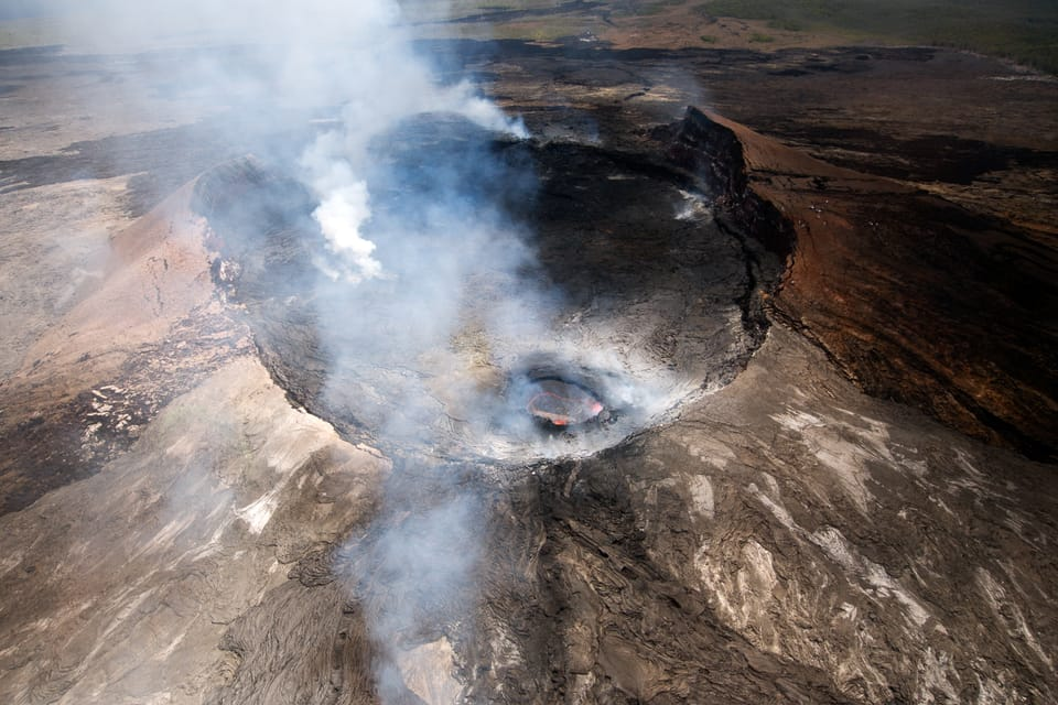 Hawaii Adventure Tours to Volcano Kilauea: Hilo: Hawaii Volcanoes National Park Flight