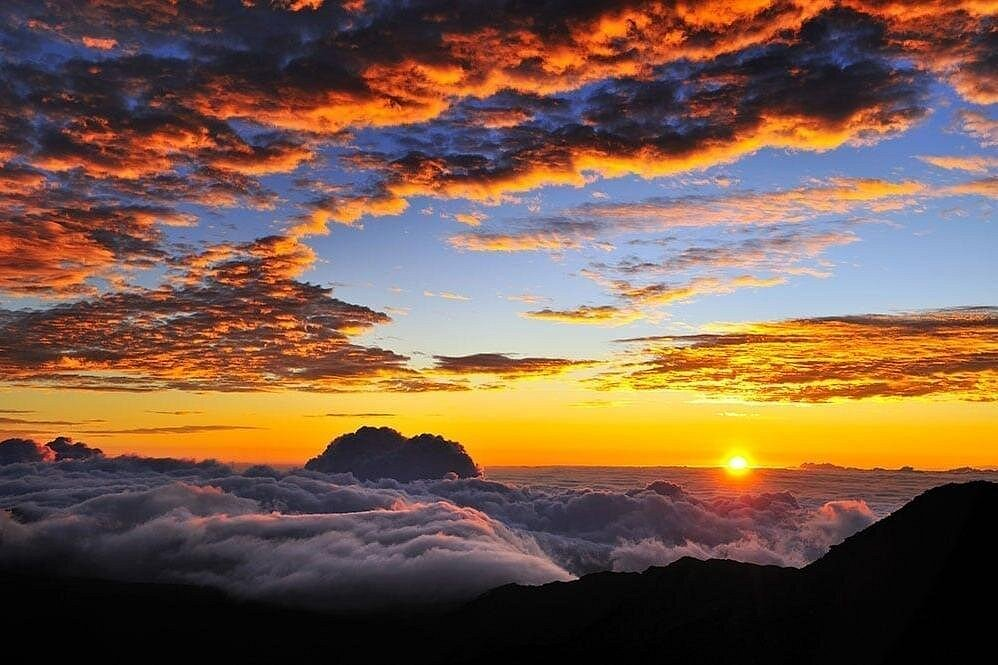 Haleakala Sunrise Spectacular: Legendary Views + Local Breakfast