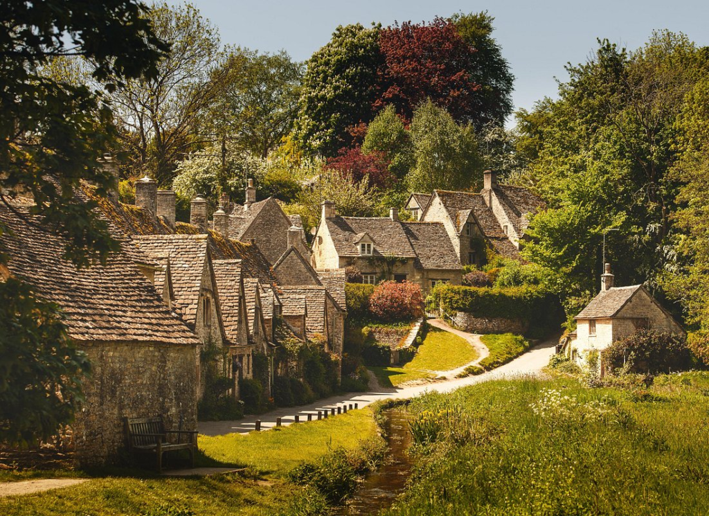 Tour image for Oxford and Traditional Cotswolds Villages Small-Group Day Tour from London
