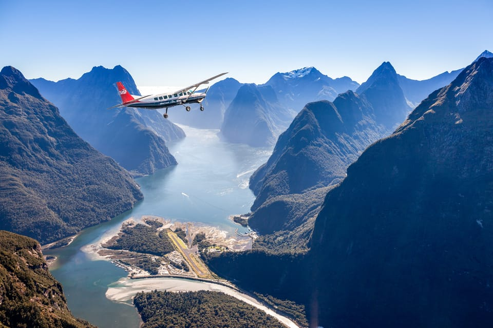 8 Best Milford Sound Tours from Queenstown (2026 Reviews)