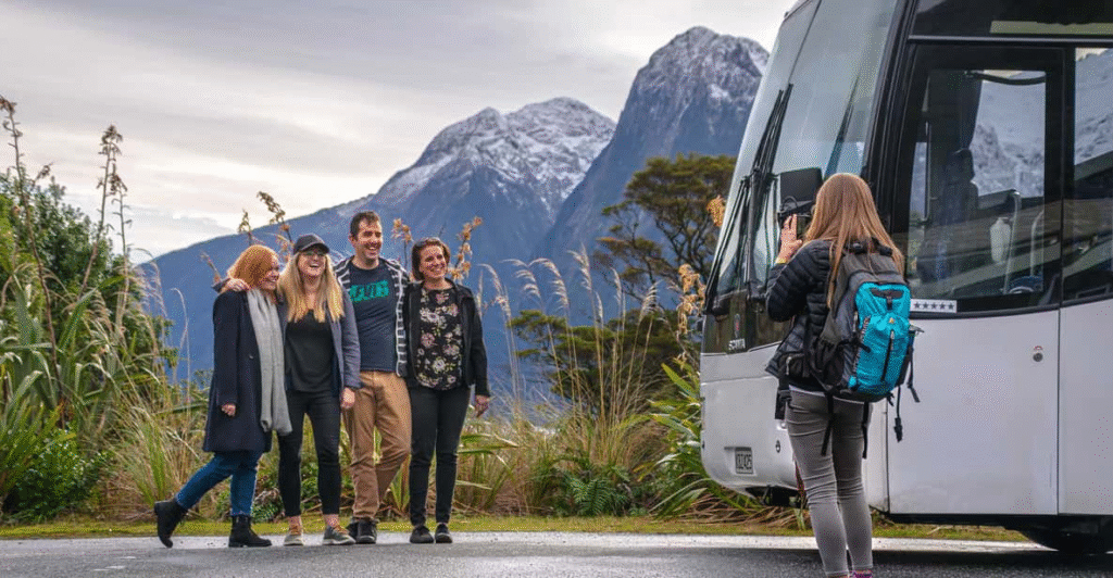 Queenstown: Milford Sound Coach & Cruise Full-Day Trip