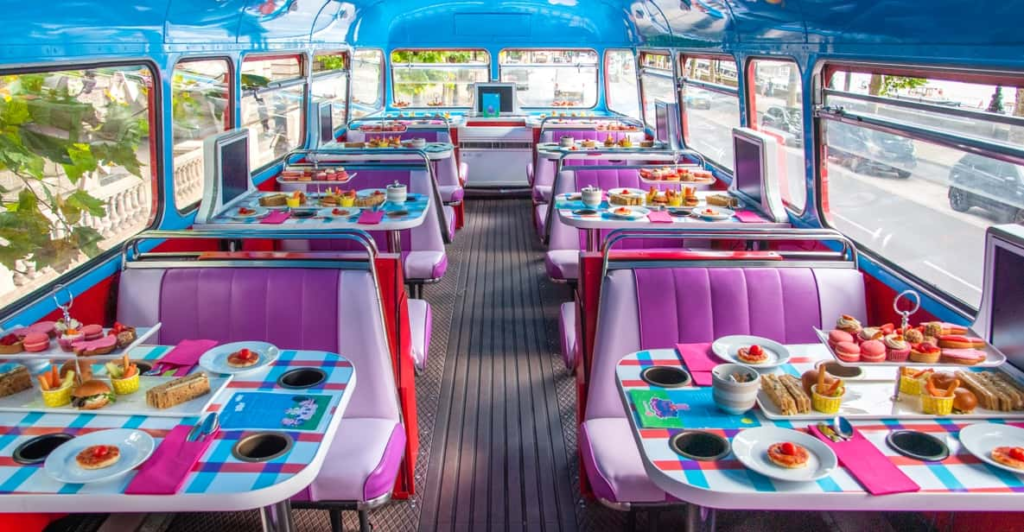 London: Peppa Pig Afternoon Tea Bus Tour with Audio Guide