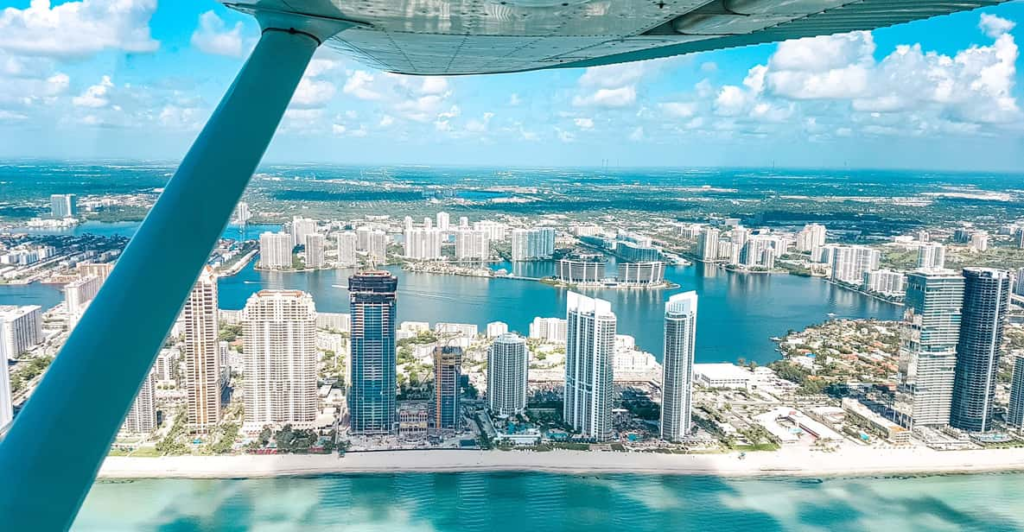 Miami Beach: South Beach Private Airplane Tour with Drinks