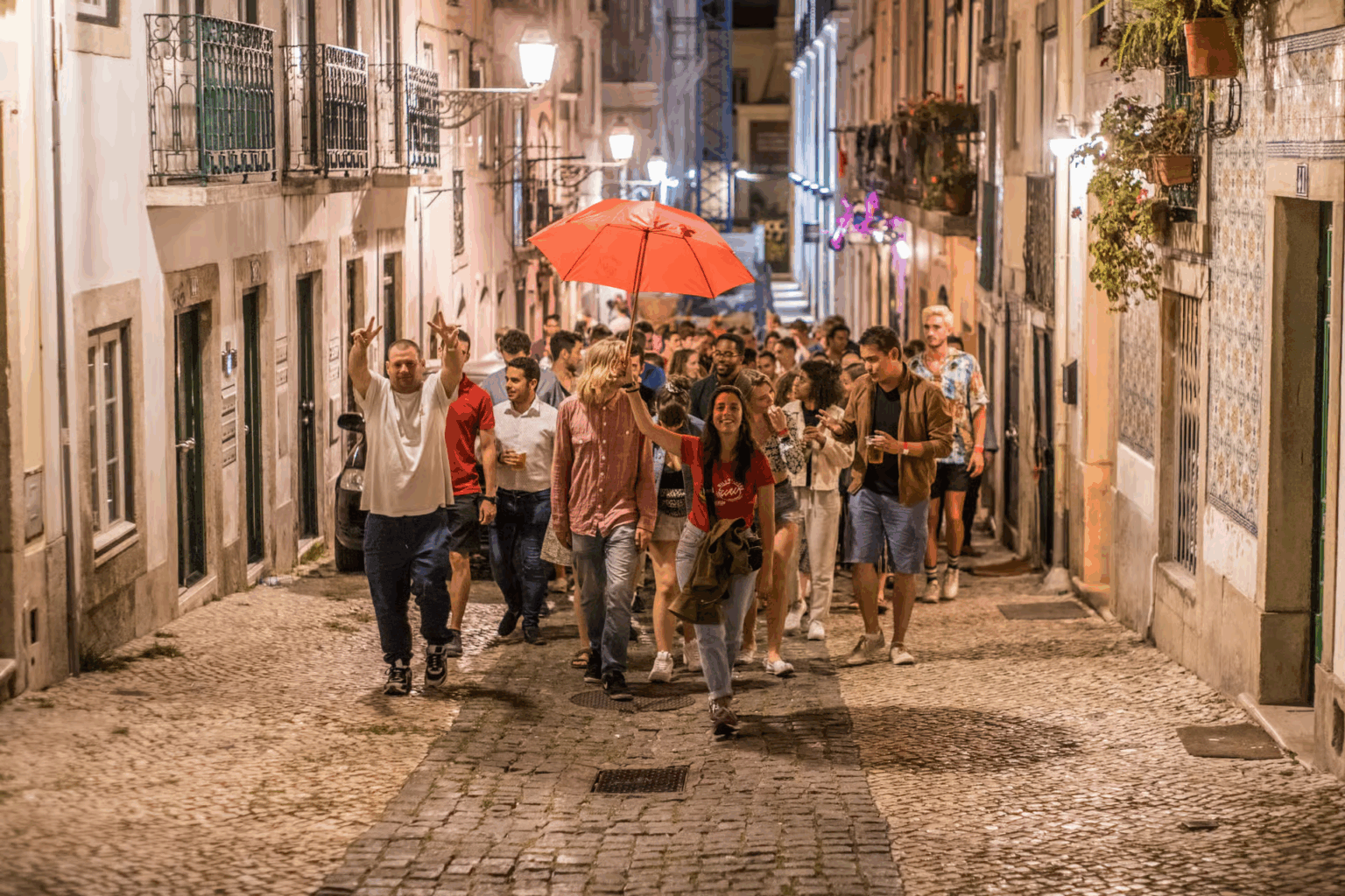 Lisbon: Pub Crawl with Open Bar