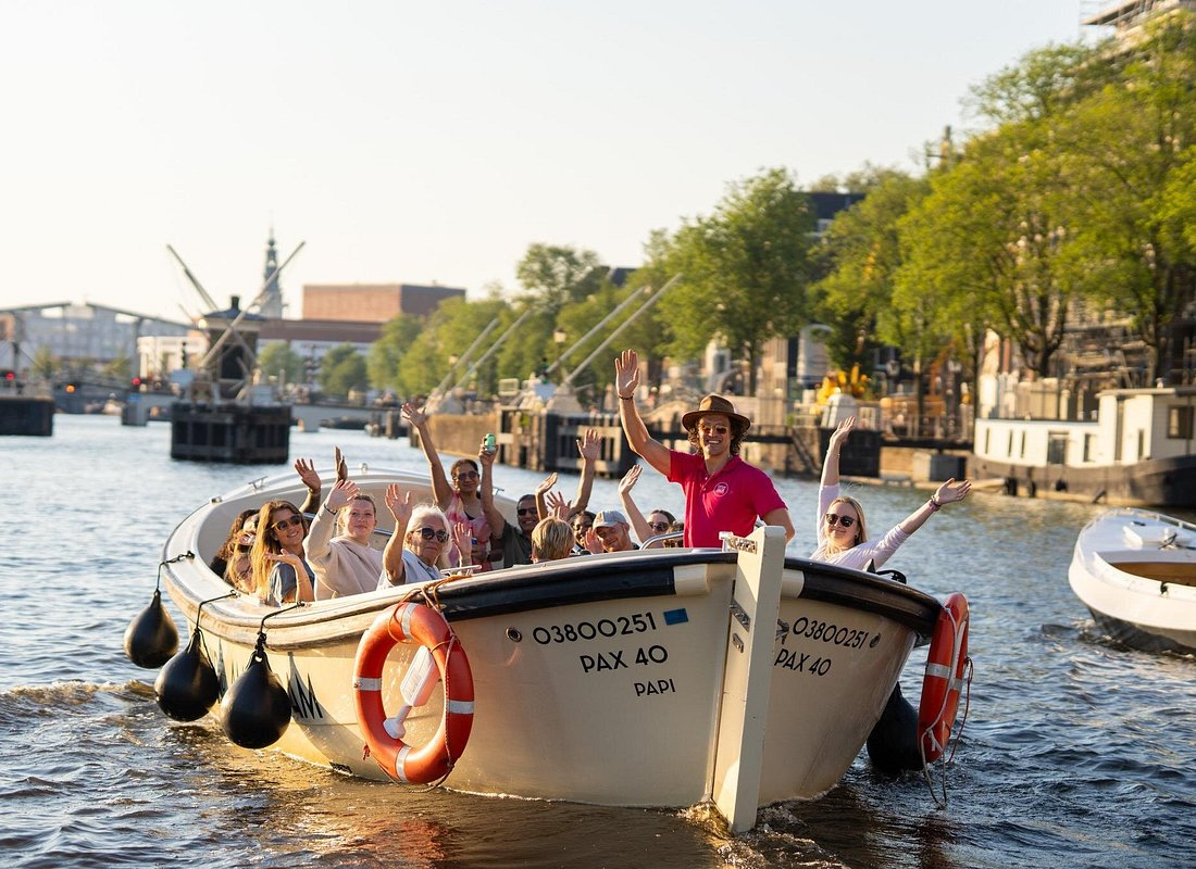 Amsterdam All-Inclusive 90-Minutes Canal Cruise by Captain Jack